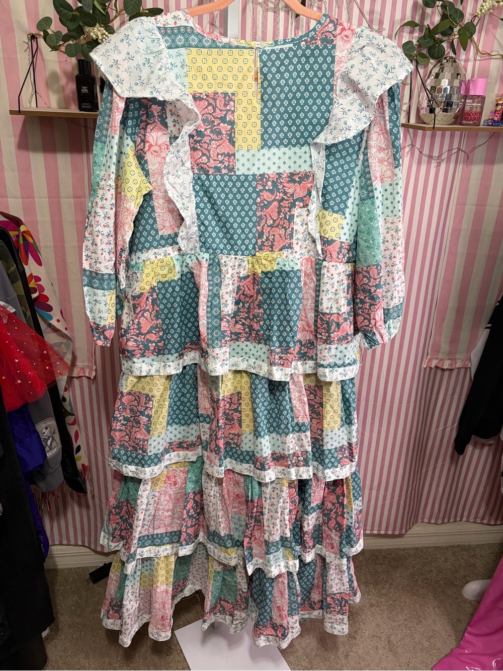 Simply Southern NWT patchwork Tiered Ruffle Dress L B 38” - Picture 4 of 5